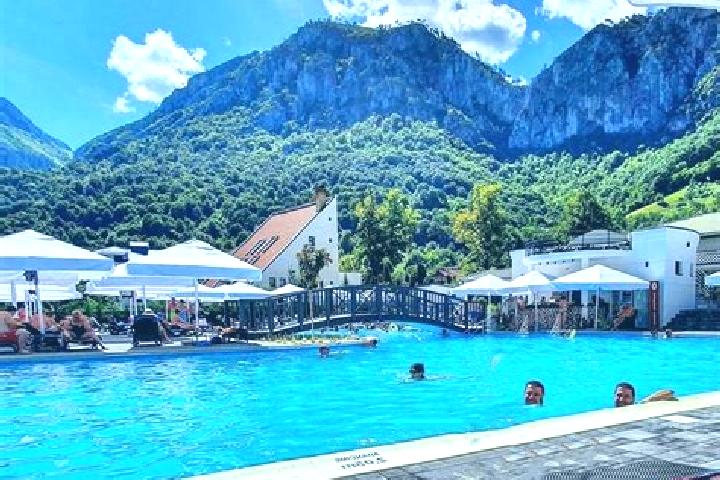 Addison, 25 — Escort in Baia de Arama, Romania