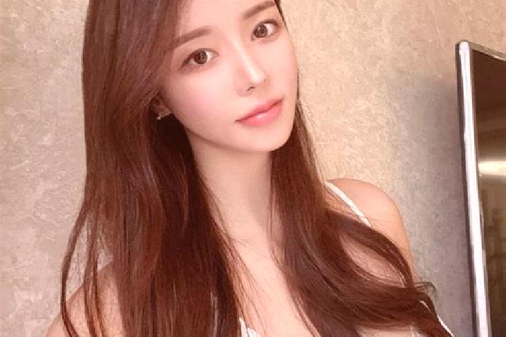 Addison, 25 — Escort in Jiabeiyan, China
