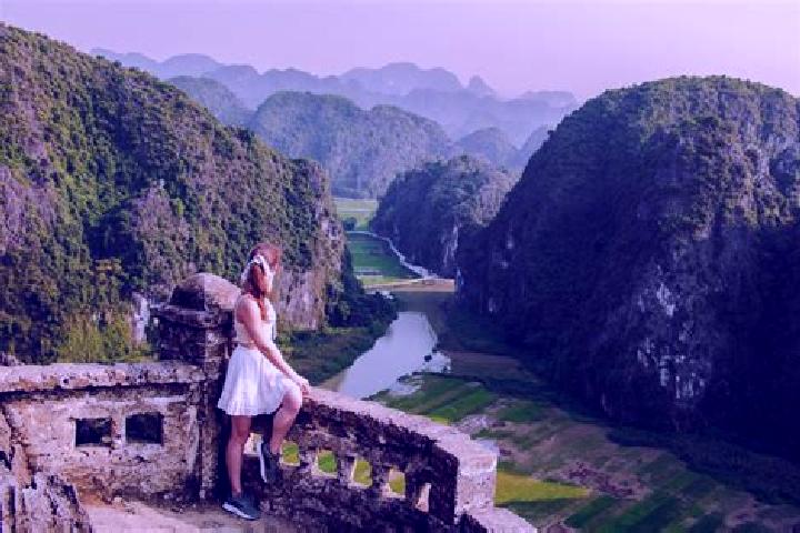 Addison, 25 — Escort in Xa Binh Gia, Vietnam