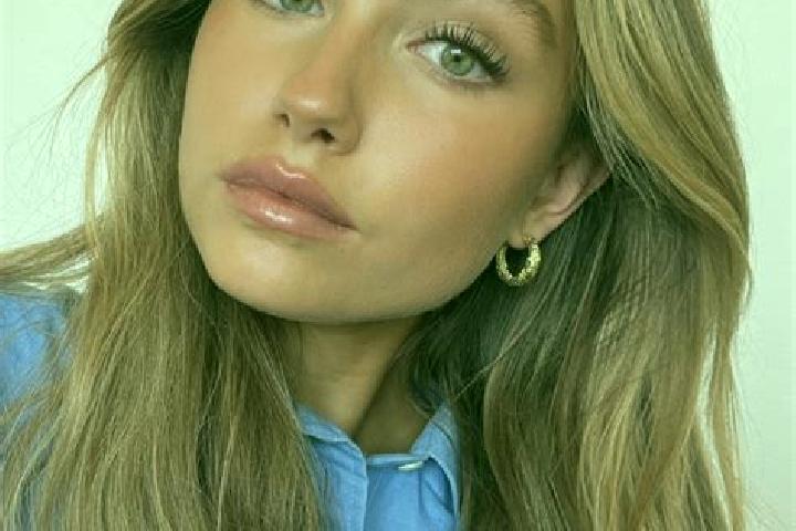 Addison, 26, a dark blonde green-eyed caucasian companion based in Badamibagh. Offering Overnight, GFE, Deep French Kissing, CIM. Available for incall and ou...