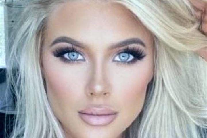 Addison, 26, a platinum blonde brown-eyed middle eastern companion based in Ibirama. Offering Couples, Roleplay, Overnight, Dinner Date, Prostate Massage. Av...