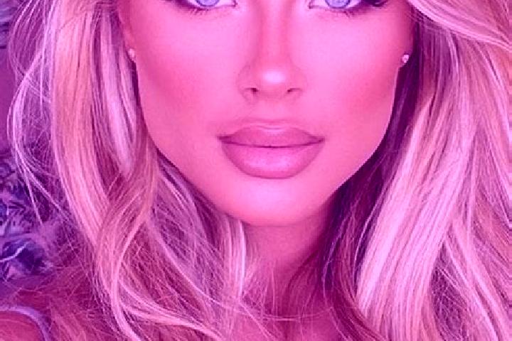 Addison, 27, a blonde hazel-eyed latina companion based in Dresden. Offering Girlfriend Experience, Prostate Massage, Dinner Date. Available for incall and o...
