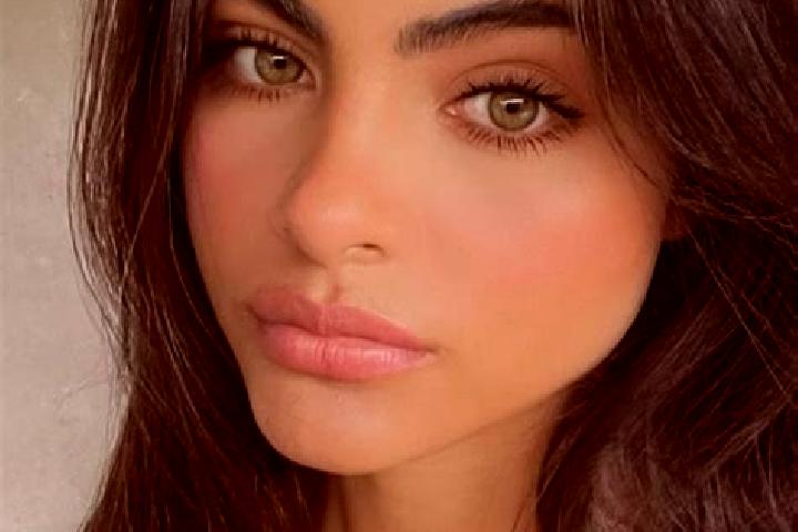 Addison, 27, a brunette green-eyed latina companion based in Steinhaus am Semmering. Offering Massage, CIM, Couples, OWO, BDSM. Available for incall and outc...