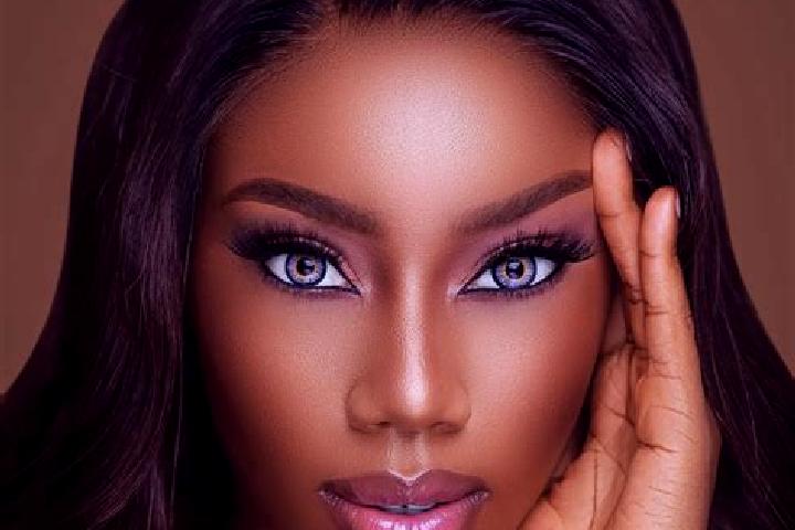Addison, 27, a chestnut blue-eyed ebony companion based in Wola Rakowa. Offering 69, Travel Companion, Dinner Date, GFE. Available for incall and outcall, da...