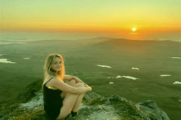Addison, 27 — Escort in Kincora, Canada