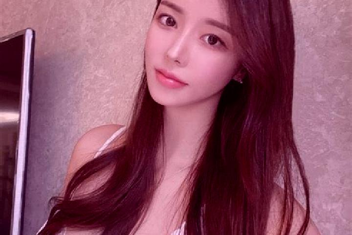 Addison, 27 — Escort in Maoshanjie, China