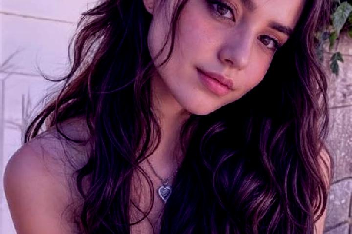 Addison, 28, a brunette hazel-eyed caucasian companion based in Cabalitian. Offering Massage, Fetish, GFE, Overnight. Available for incall and outcall, overn...