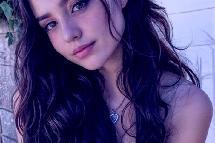 Addison, 28, a dark blonde hazel-eyed latina companion based in Wangqu. Offering A-Level, GFE, OWO. Available for incall and outcall, day and evening dates.
