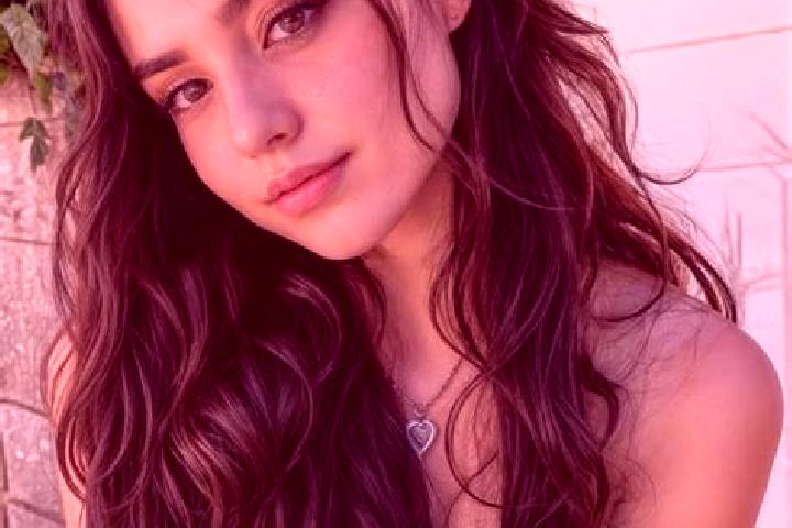 Addison, 28, a dark blonde hazel-eyed middle eastern companion based in Kucine. Offering Roleplay, Girlfriend Experience. Available for incall and outcall, o...