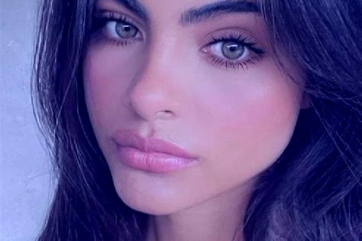 Addison, 29, a brunette green-eyed indian companion based in Rustenburg. Offering Deep French Kissing, Erotic Massage, Girlfriend Experience. Available for i...