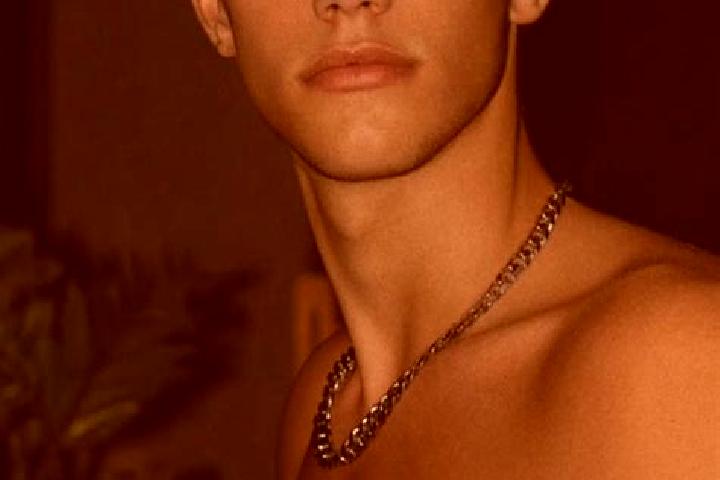 Addison, 29, a brunette grey-eyed european companion based in Nasawewe. Offering BDSM, Dinner Date, Massage. Available for incall and outcall, day and evenin...