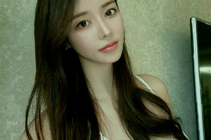 Addison, 29 — Escort in Hayang, South Korea