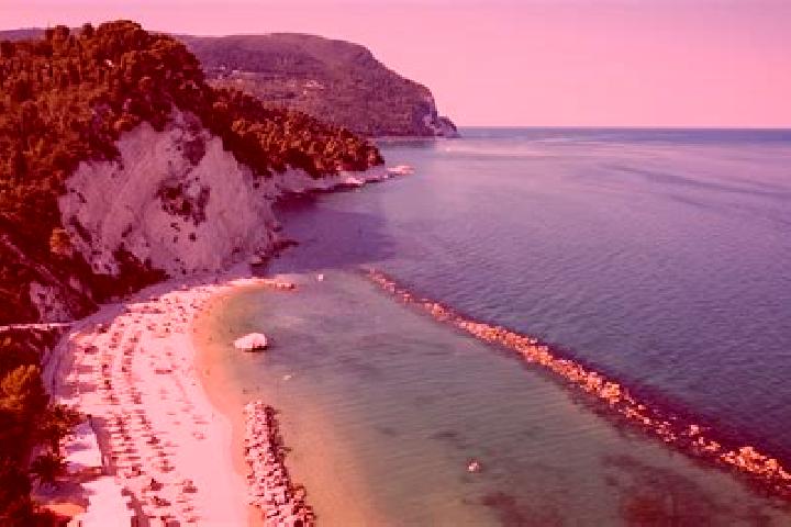 Addison, 29 — Escort in Piane di Montegiorgio, Italy