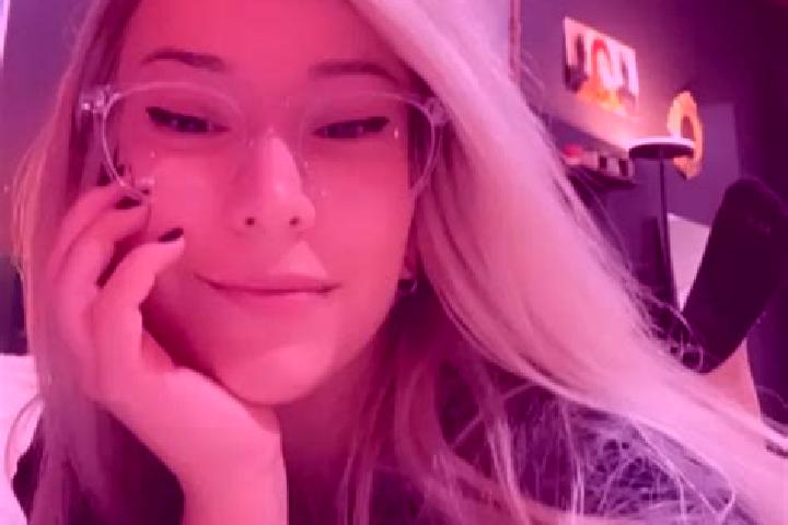 Addison, 30, a blonde grey-eyed mediterranean companion based in Ervy-le-Chatel. Offering Tantra, OWO, Girlfriend Experience. Available for incall and outcal...