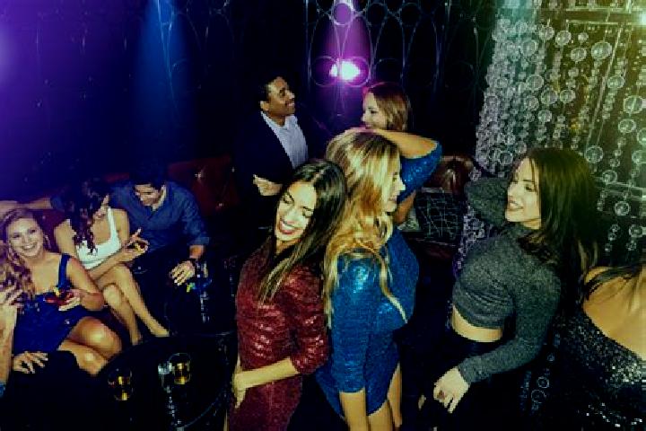 Addison, 30, a brunette amber-eyed european companion based in Faucogney-et-la-Mer. Offering A-Level, CIM, Striptease, Massage. Available for incall and outc...
