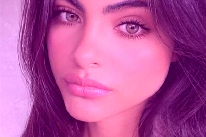 Addison, 30, a brunette dark-eyed middle eastern companion based in Insculas. Offering Overnight, OWO, Dinner Date, Couples. Available for incall and outcall...