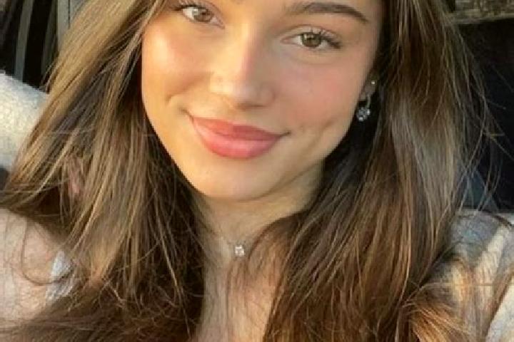 Addison, 30, a brunette hazel-eyed european companion based in Stauchitz. Offering 69, Travel Companion, Girlfriend Experience. Available for incall and outc...