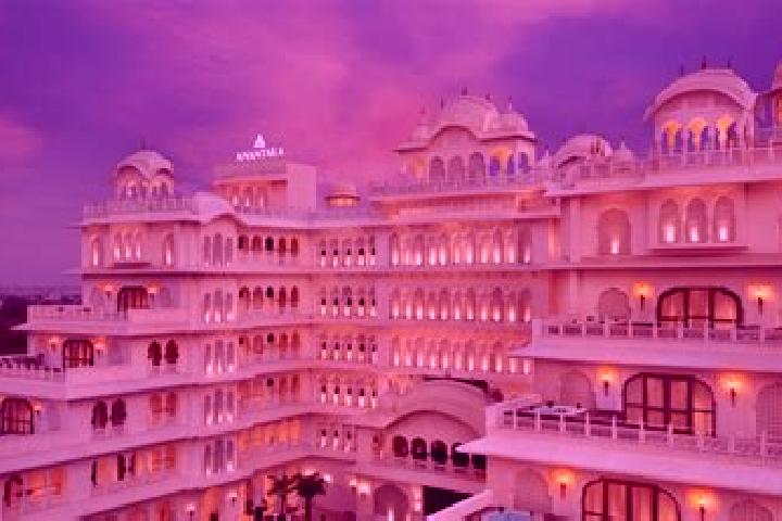 Addison, 30 — Escort in Deoli, India