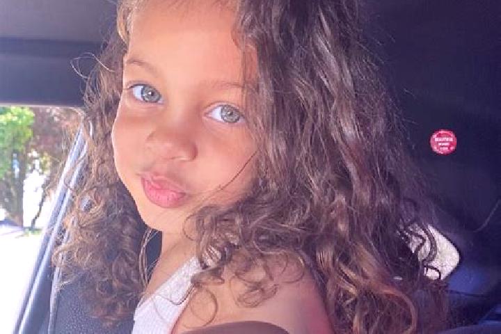 Addison, 31, a auburn blue-eyed mixed companion based in San Andres de la Barana. Offering Travel Companion, Couples, Striptease, BDSM. Available for incall ...