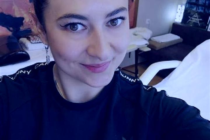 Addison, 31, a black dark-eyed european companion based in Orzano. Offering Massage, Party Girl, Duos, GFE, Striptease. Available for incall and outcall, ove...