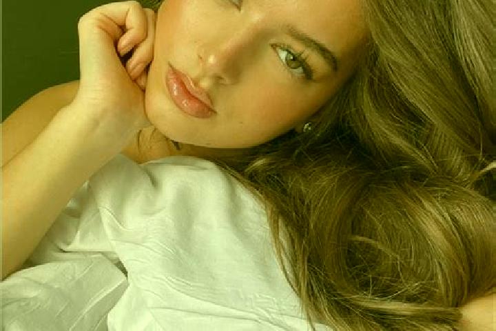 Addison, 32, a brunette hazel-eyed latina companion based in An Nadirah. Offering Couples, CIM, Massage, Travel Companion. Available for incall and outcall, ...