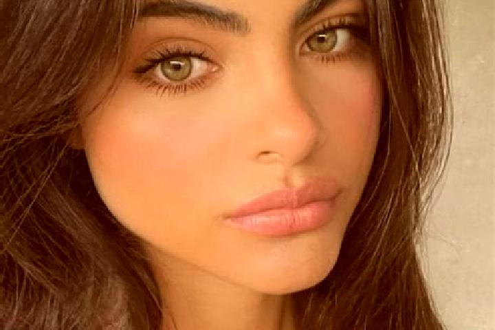 Addison, 32, a red dark-eyed indian companion based in Cremeaux. Offering Tantra, BDSM, Striptease. Available for incall and outcall, day and evening dates.