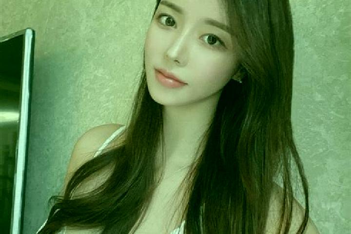 Addison, 32 — Escort in Batuan, China