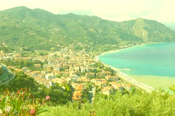 Addison, 32 — Escort in Gioiosa Marea, Italy