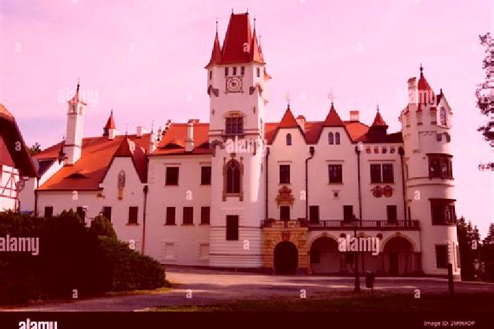 Addison, 32 — Escort in Zinkovy, Czech Republic