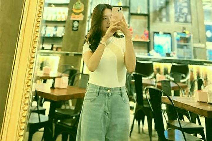 Addison, 33 — Escort in Curup, Indonesia