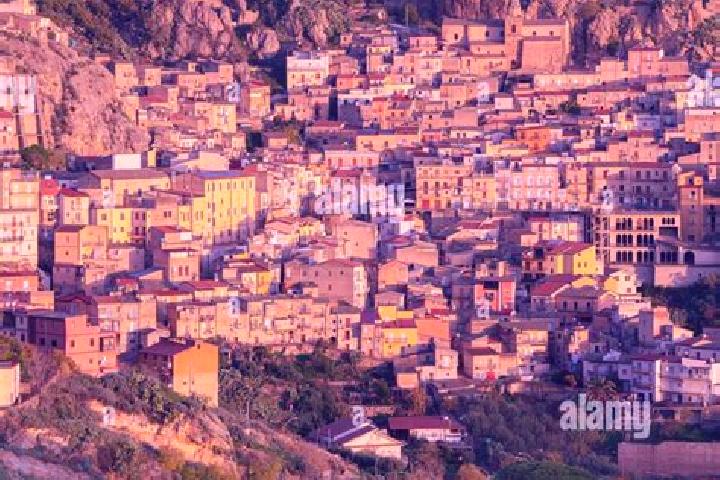 Addison, 33 — Escort in Gagliano Castelferrato, Italy