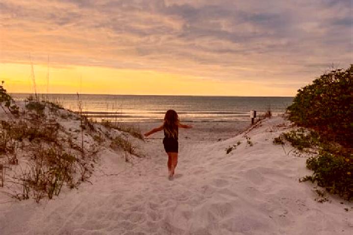 Addison, 33 — Escort in Indian Rocks Beach, United States