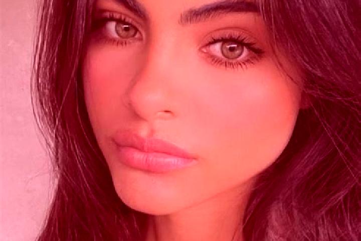 Addison, 34, a black hazel-eyed european companion based in Farkhar. Offering GFE, Tantra, Overnight. Available for incall and outcall, day and evening dates.
