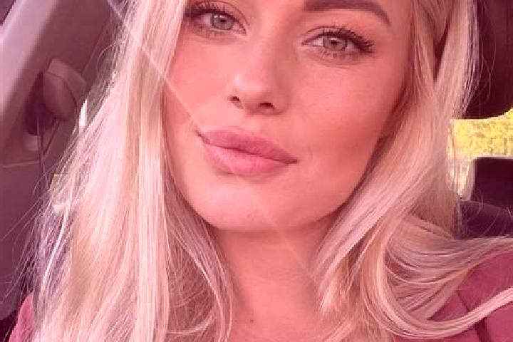 Addison, 34, a blonde hazel-eyed ebony companion based in Ropice. Offering Deep French Kissing, Overnight, Domination, Duos. Available for incall and outcall...