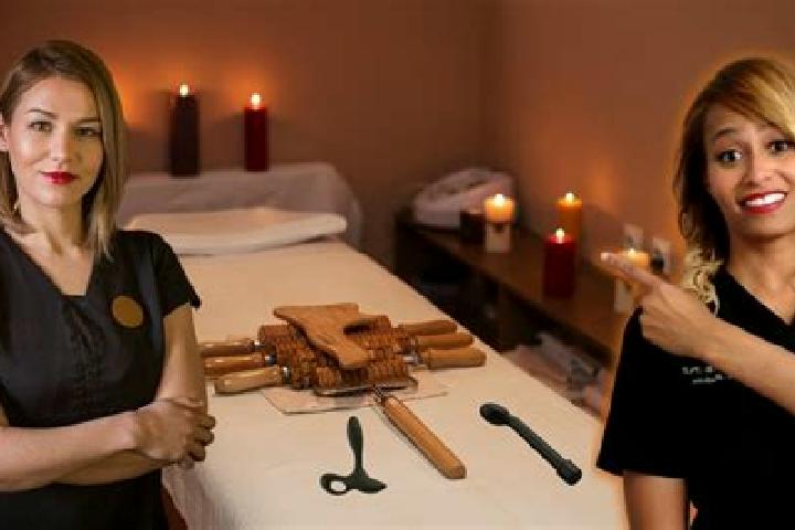 Addison, 34, a dark blonde amber-eyed ebony companion based in Umreth. Offering BDSM, Prostate Massage, Girlfriend Experience. Available for incall and outca...