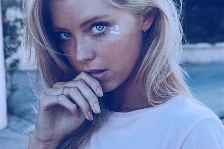 Addison, 35, a blonde blue-eyed middle eastern companion based in Boennigheim. Offering Girlfriend Experience, Striptease, GFE, Prostate Massage. Available f...