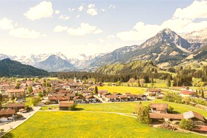 Addison, 35 — Escort in Obermaiselstein, Germany
