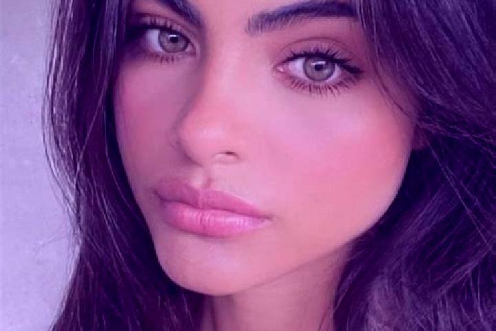 Addison, 36, a brunette green-eyed caucasian companion based in Brennero. Offering Massage, Fetish, Roleplay, Tantra, CIM. Available for incall and outcall, ...
