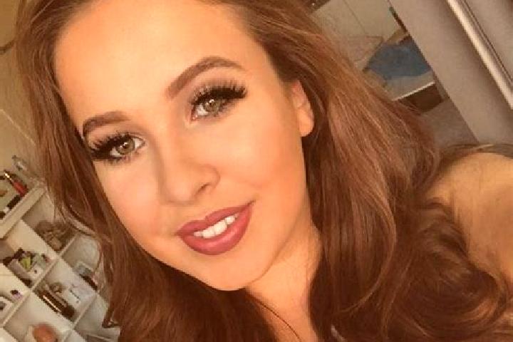 Addison, 36, a red dark-eyed mixed companion based in Pacu. Offering Roleplay, Striptease, Party Girl, CIM. Available for incall and outcall, day and evening...