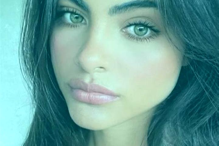 Addison, 36, a red hazel-eyed middle eastern companion based in Kumasi. Offering Erotic Massage, Domination, Roleplay, Deep French Kissing. Available for inc...