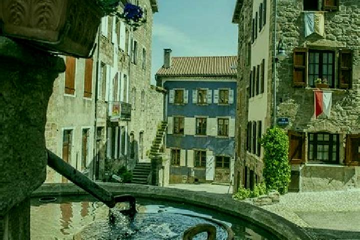 Addison, 37 — Escort in Pradelles, France