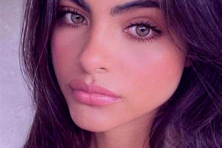 Addison, 38, a black dark-eyed indian companion based in Souillac. Offering Massage, 69, A-Level, Duos. Available for incall and outcall, day and evening dates.