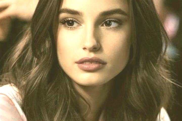 Addison, 38, a brunette brown-eyed middle eastern companion based in Pernant. Offering Domination, CIM, Deep French Kissing, Dinner Date. Available for incal...