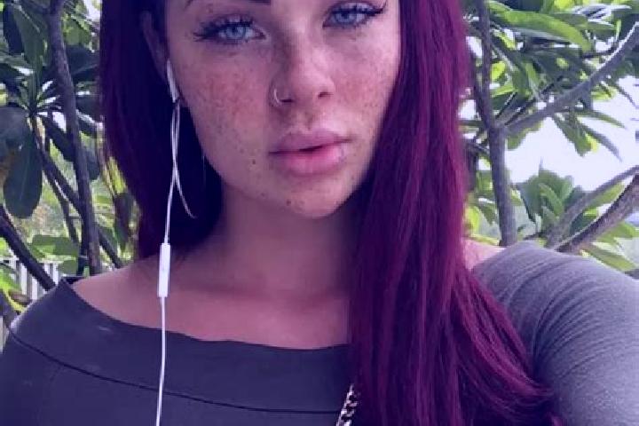 Addison, 38, a red dark-eyed mediterranean companion based in Noufre. Offering BDSM, Fetish, CIM, Tantra. Available for incall and outcall, day and evening d...