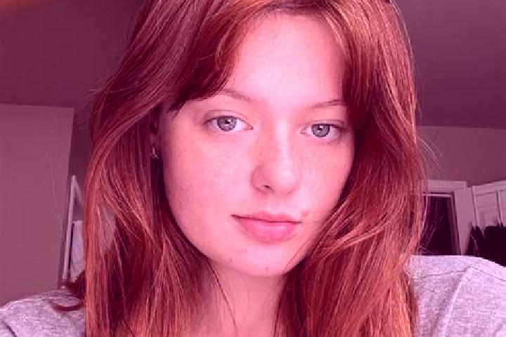 Addison, 38, a red green-eyed mixed companion based in Romaria. Offering OWO, Roleplay, Couples. Available for incall and outcall, overnight bookings available.