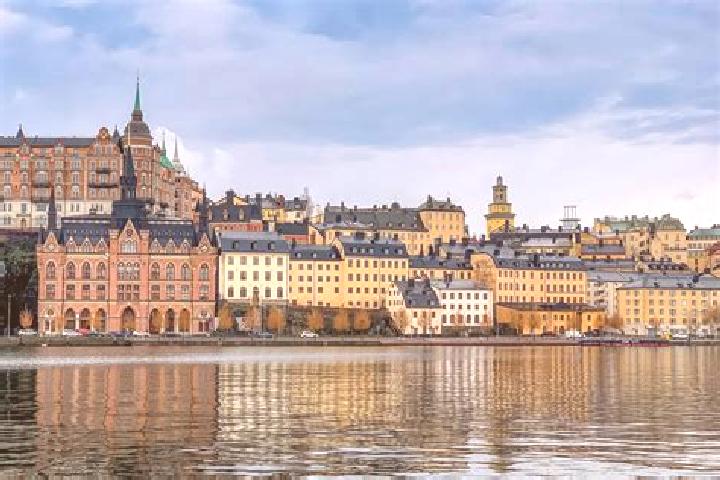 Addison, 38 — Escort in Essvik, Sweden