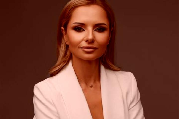 Addison, 38 — Escort in Kamyk, Poland