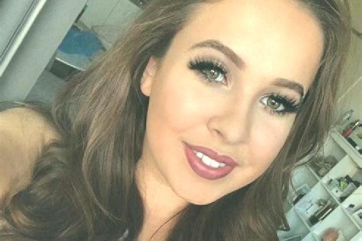 Addison, 39, a auburn amber-eyed caribbean companion based in Pardeh Gusheh. Offering 69, Dinner Date, Duos. Available for incall and outcall, day and evenin...