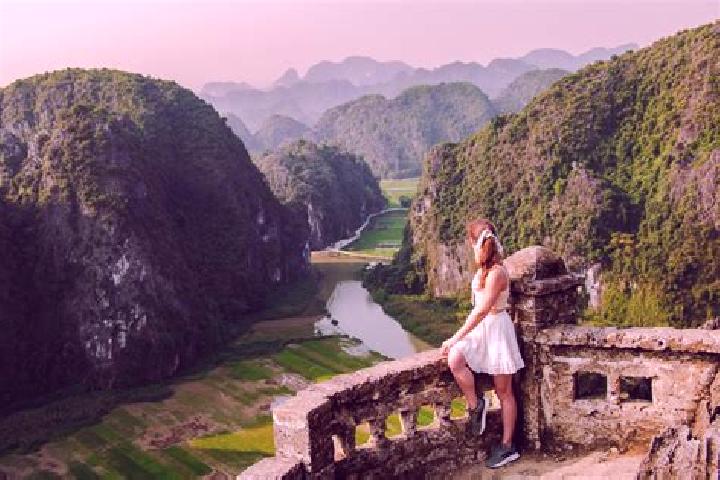Addison, 39, a brunette brown-eyed indian companion based in Ninh Binh. Offering Domination, Girlfriend Experience, Dinner Date, BDSM. Available for incall a...