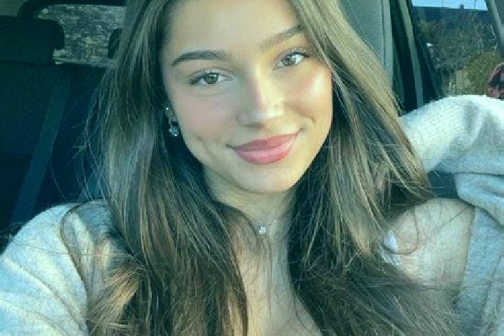 Addison, 39, a brunette green-eyed caribbean companion based in Tambakrejo. Offering Deep French Kissing, Striptease, Party Girl. Available for incall and ou...